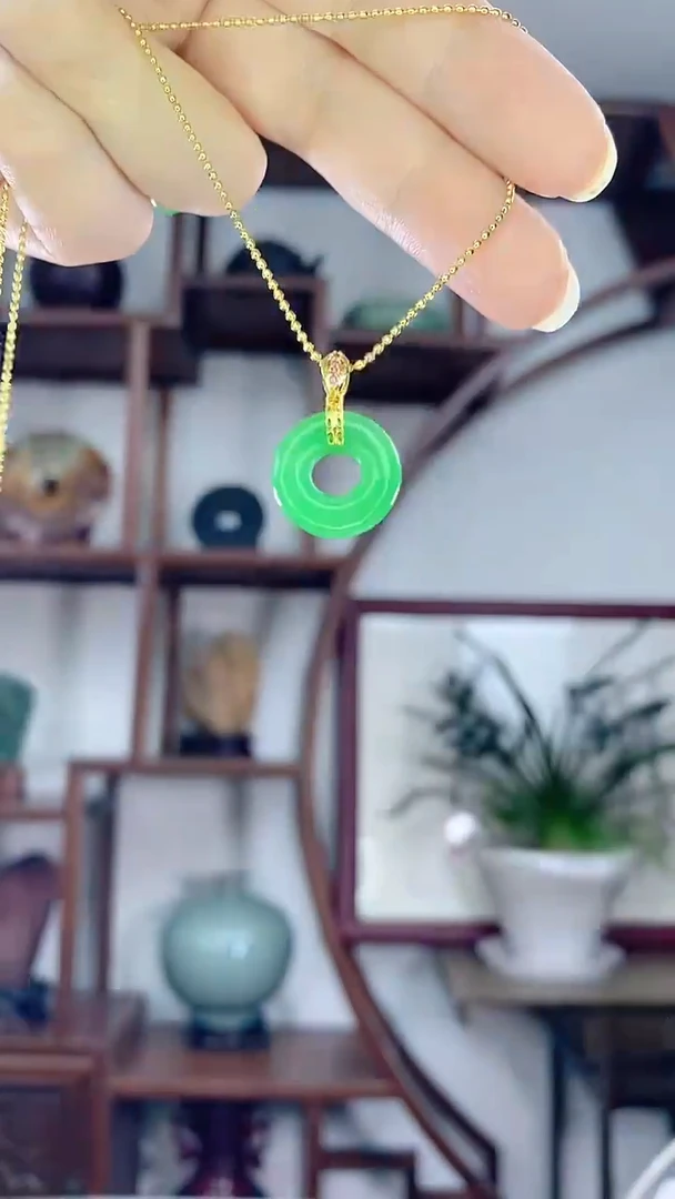 翡翠未镶嵌吊坠(赠链)X28小甜甜