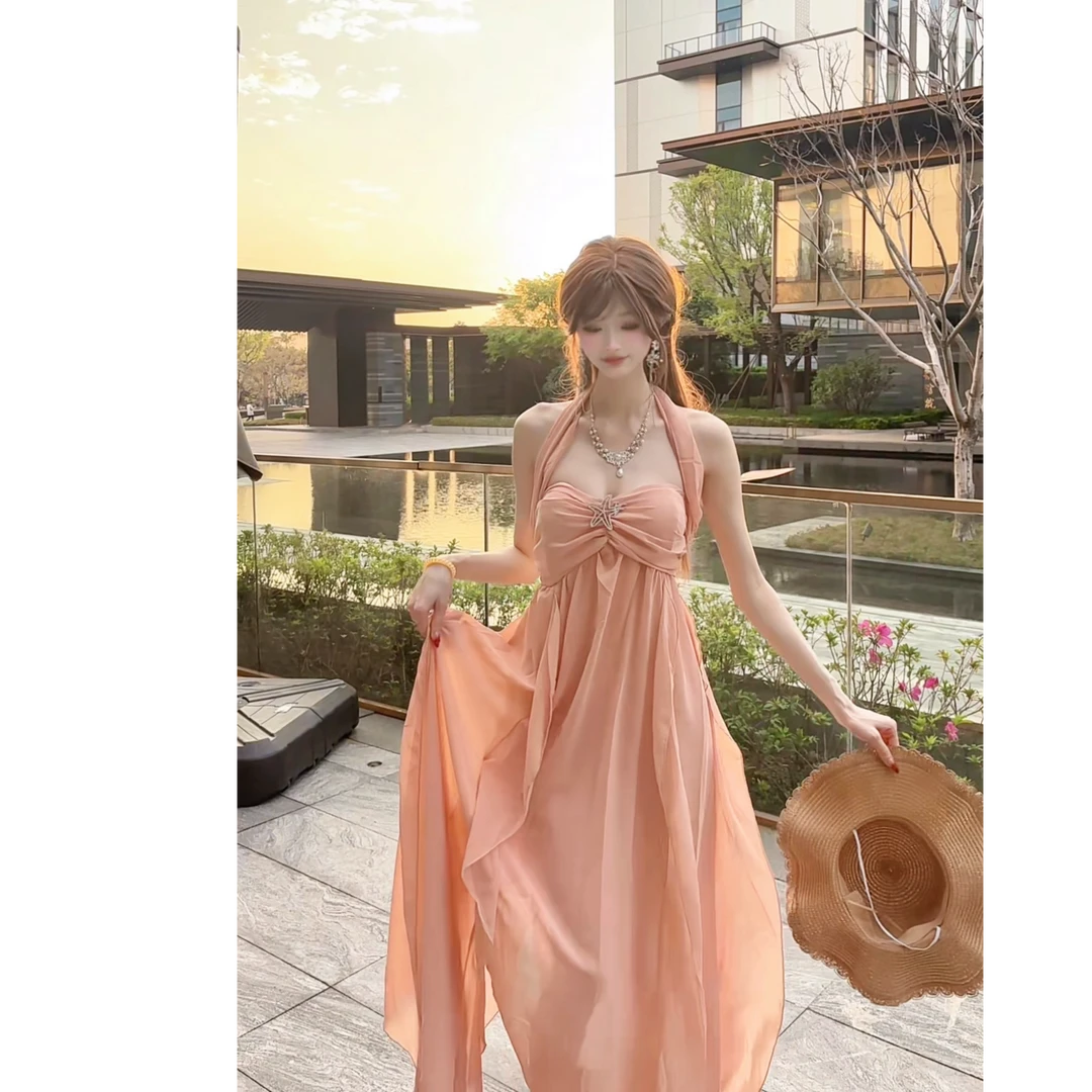 白白【沁粉佳人】泰兰德度假纯欲挂脖不规则抹胸连衣裙LBBJL48853