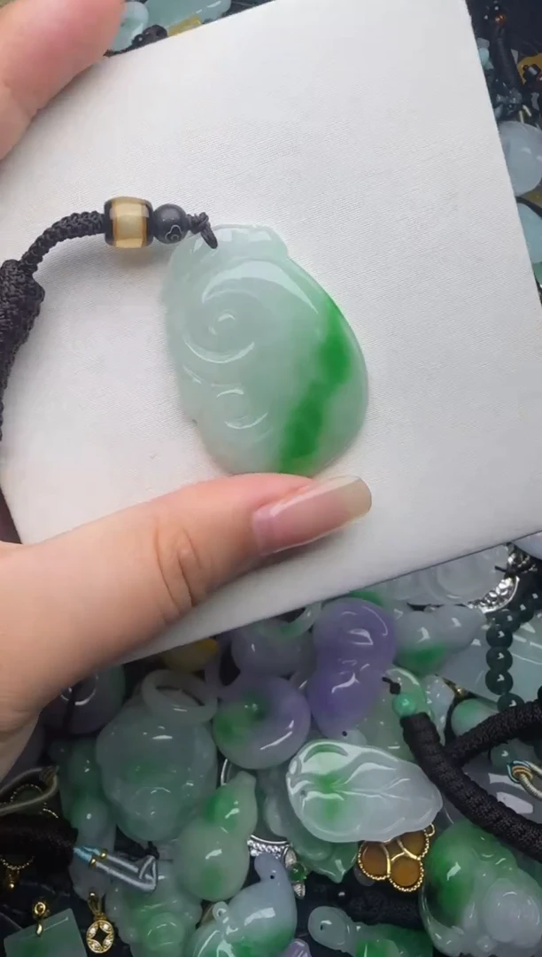 翡翠未镶嵌颈饰天然缅甸翡翠吊坠