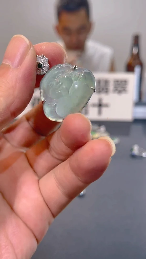 翡翠未镶嵌颈饰天然A货翡翠
