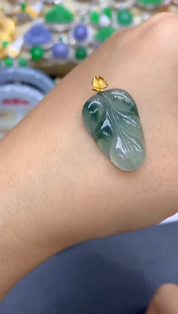 颈饰18K金镶嵌翡翠 21-中国好珍宝