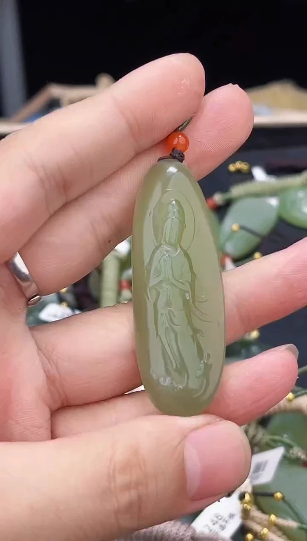 颈饰未镶嵌和田玉1