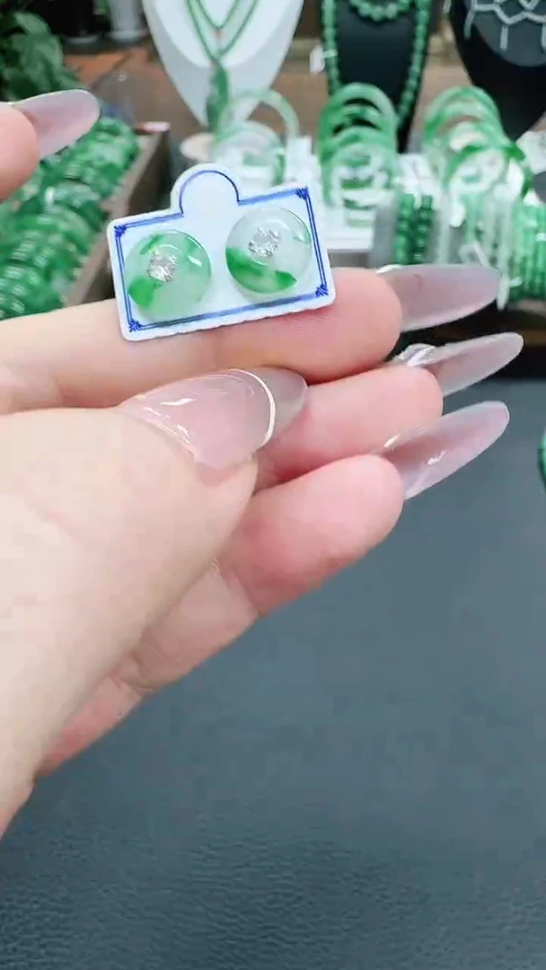 未镶嵌1石英质玉（非洲翠）/1769