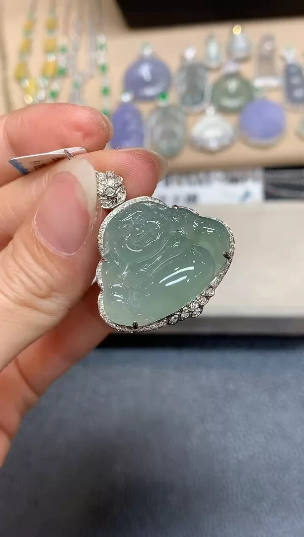 颈饰18K金镶嵌翡翠佛公【无服务费