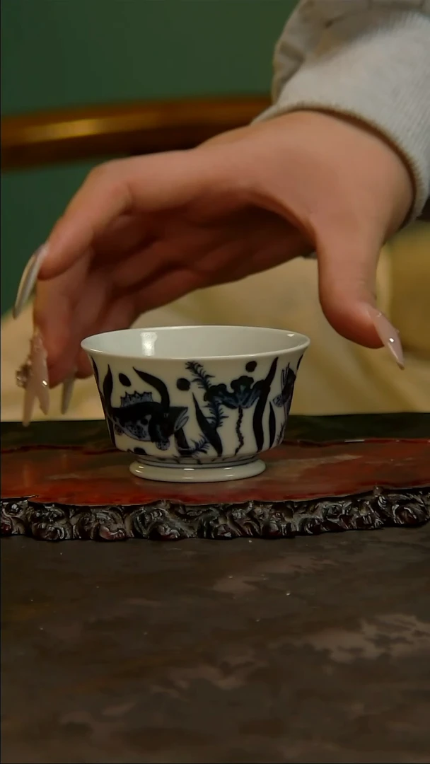 【闪购商品】青花手绘鱼藻主人杯