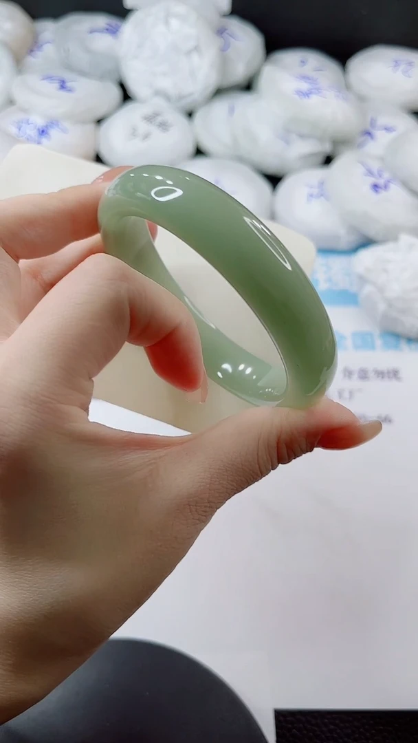 未镶嵌手镯石英质玉多样性发货L43