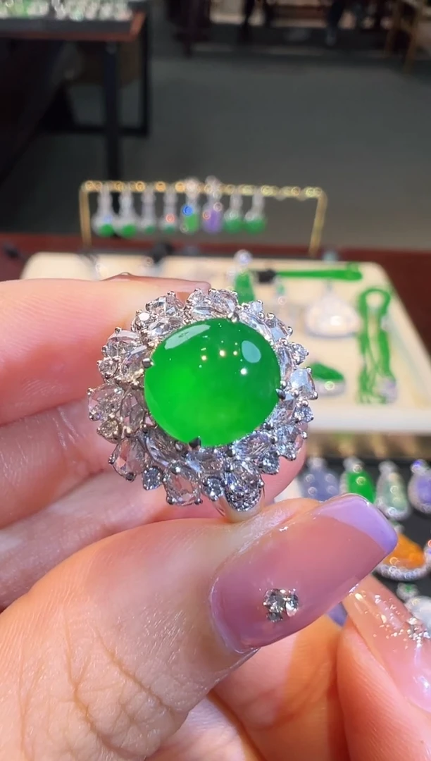 【闪购商品】翡翠戒指18K金镶嵌翡翠