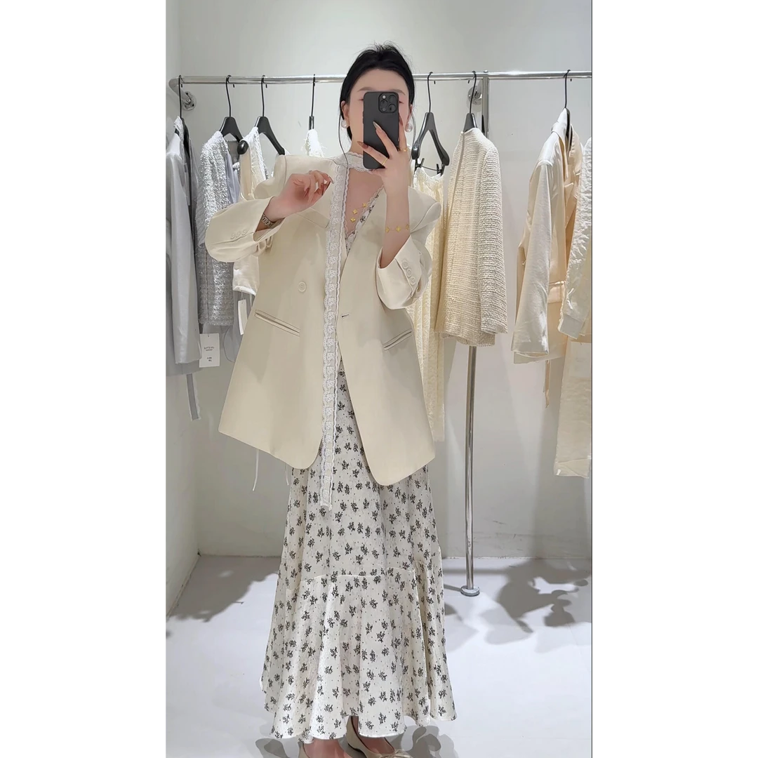 2025早春新款韩系氛围感试试穿搭西装外套内搭V领碎花吊带连衣裙