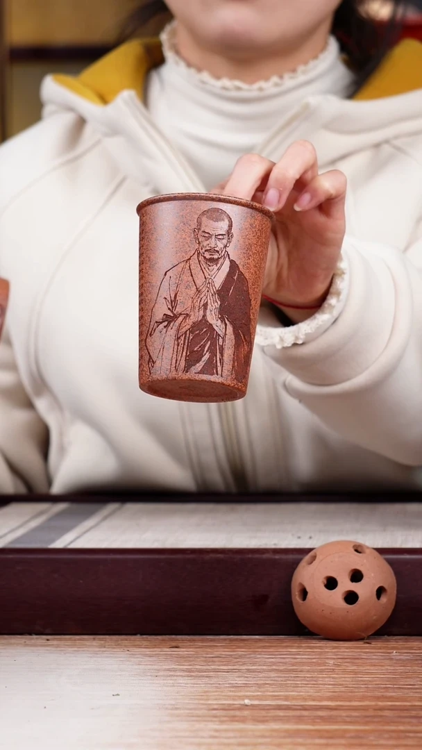 【闪购商品】紫砂花盆刻绘红衣主人杯一只
