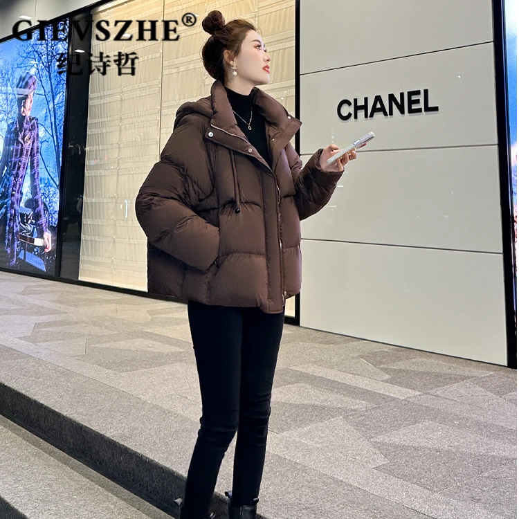 纪诗哲时尚咖色羽绒服女短款2025冬新款小个子保暖加厚白鸭绒外套
