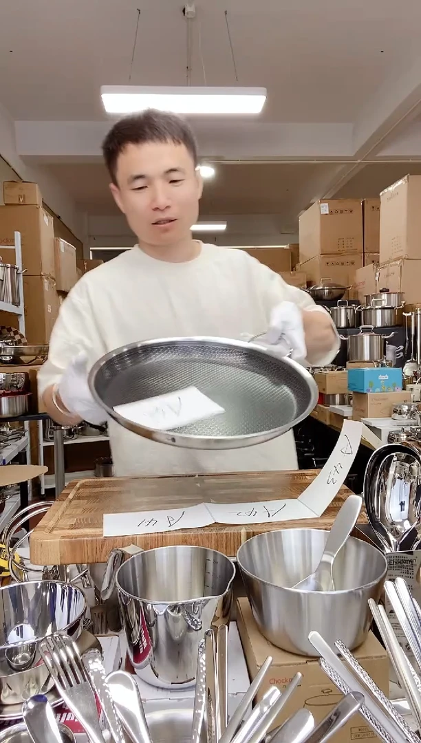 A40 微瑕32cm烤盘（掉把手）