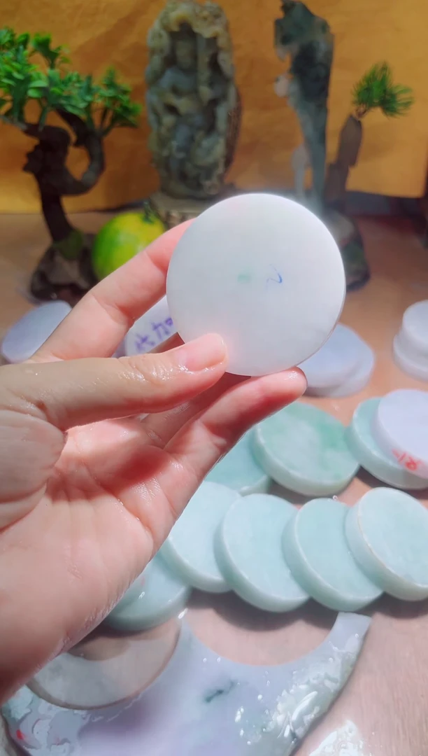 未镶嵌挂件翡翠A货砚曹014