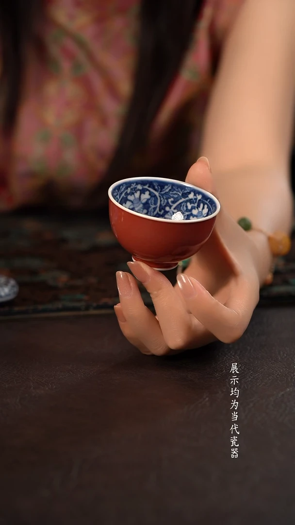 子润窑霁红蓝地茶花小碗杯