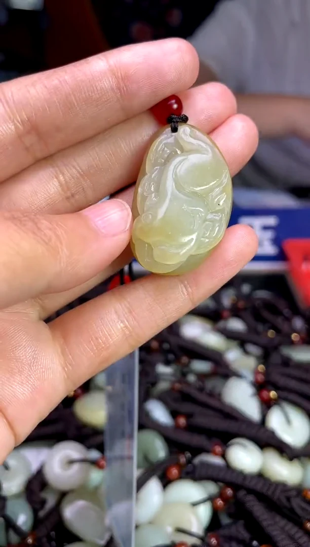 未镶嵌和田玉挂件1
