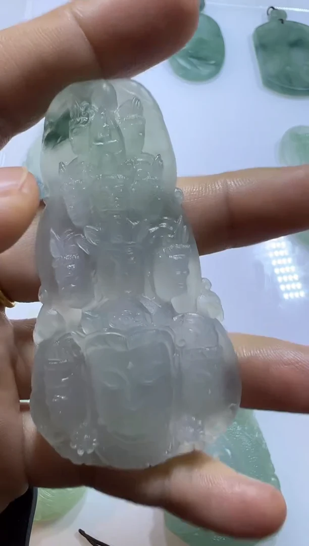 未镶嵌定制翡翠十一面观音首