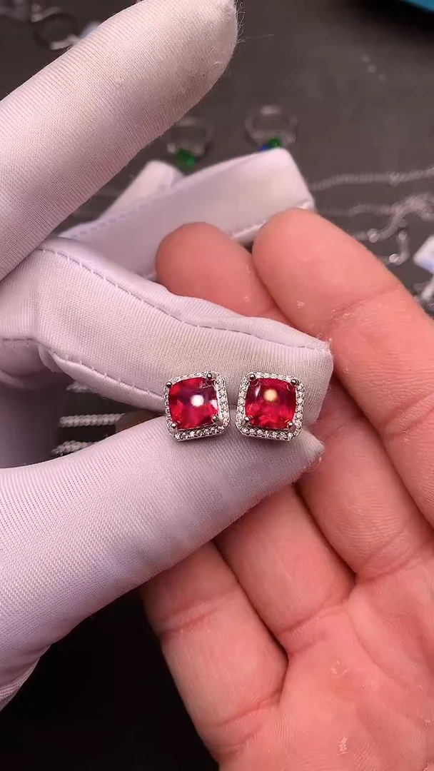 【闪购商品】红宝石耳饰银S925镶嵌.......