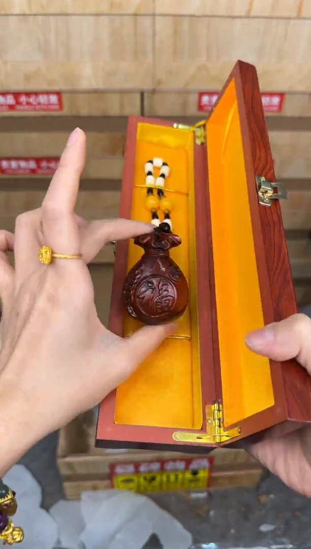 慈木器文玩阁钱袋手把件链接@@YS984