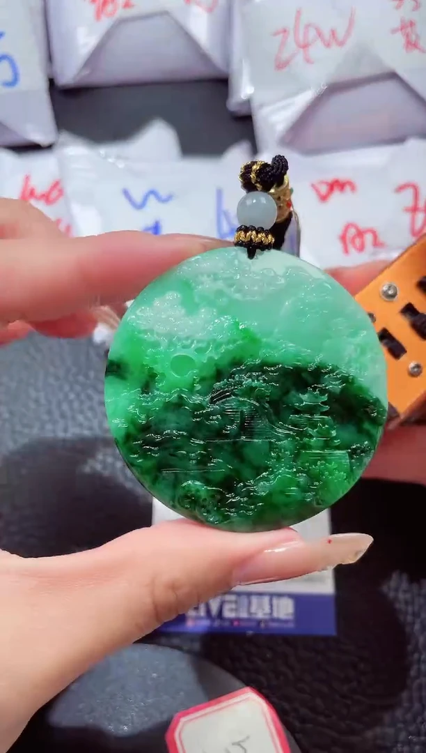 颈饰未镶嵌翡翠20260104