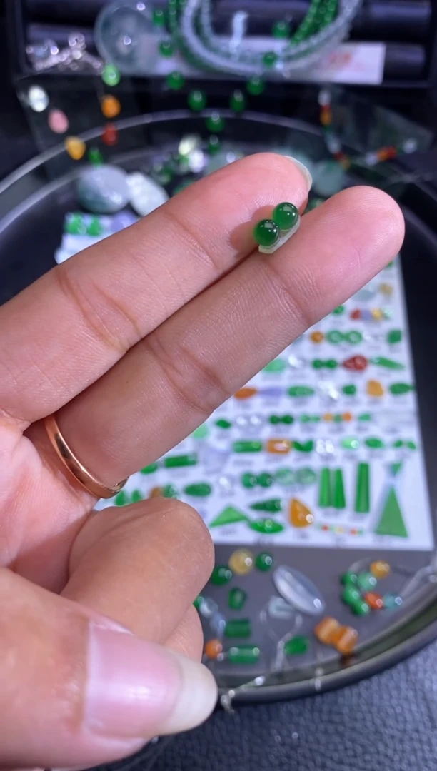 未镶嵌挂件翡翠珠子