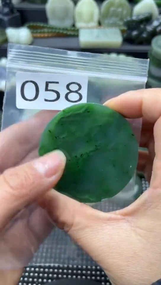 未镶嵌和田玉珠宝半成品镯芯