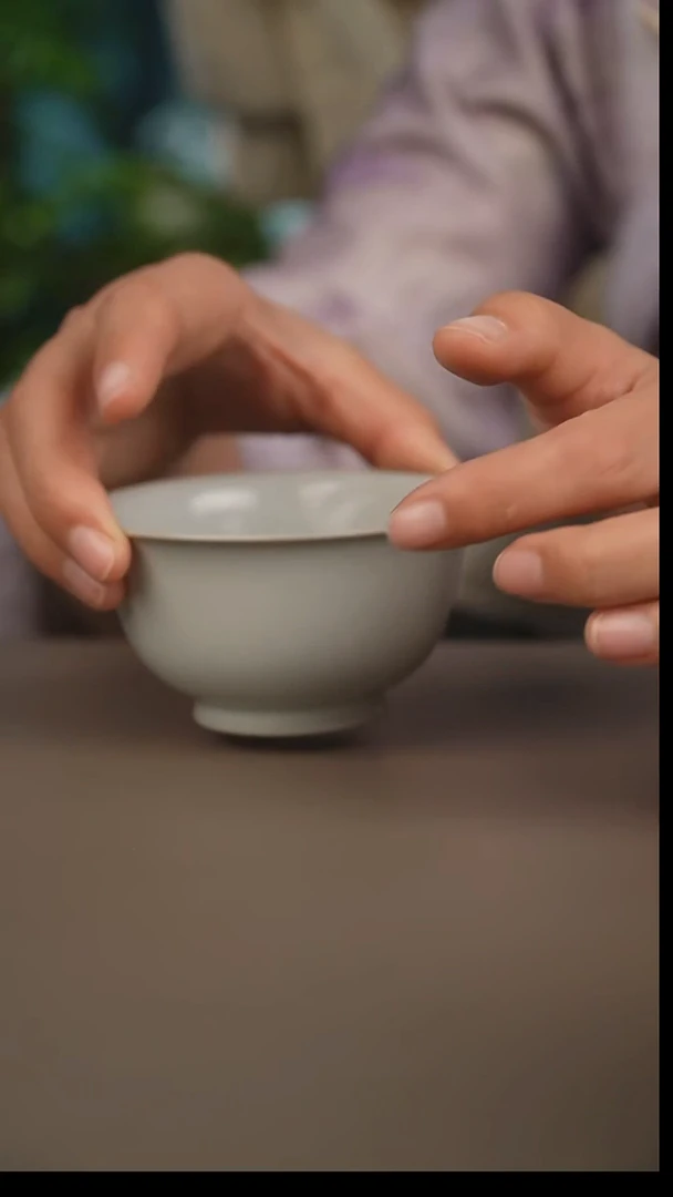 杯仿古月白压手杯不开片   微暇