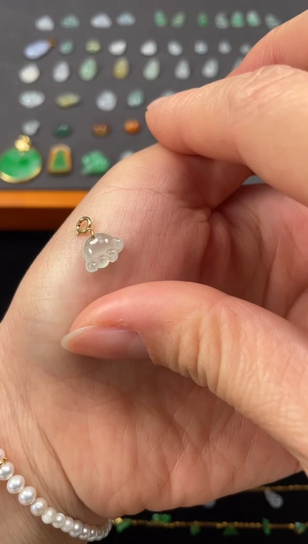 吊坠(不含链)18K金镶嵌翡翠一个JK  652