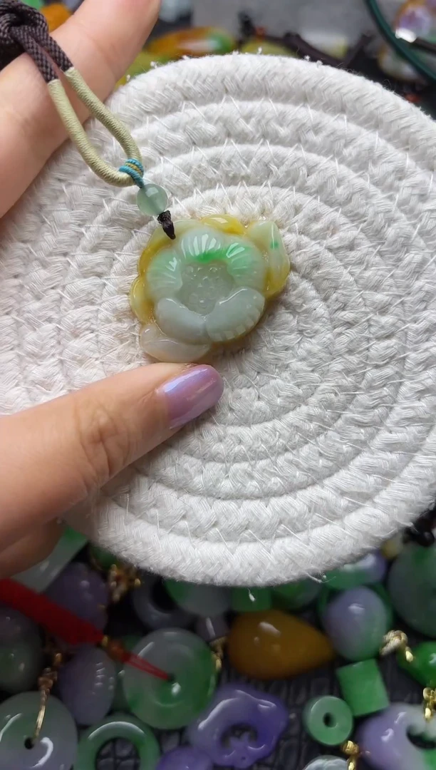 颈饰未镶嵌翡翠缅甸翡翠吊坠