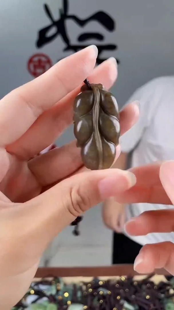 和田玉未镶嵌颈饰拍一发一，多样性发货