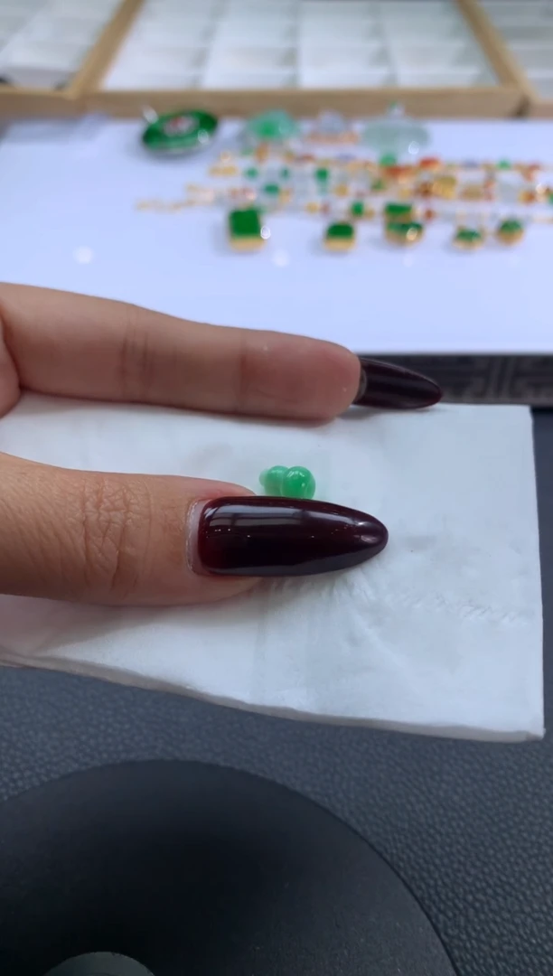 【闪购商品】定制翡翠未镶嵌翡翠