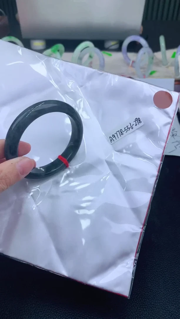 未镶嵌手镯翡翠55