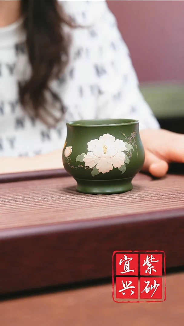 宜兴原矿紫砂   绿泥牡丹将军