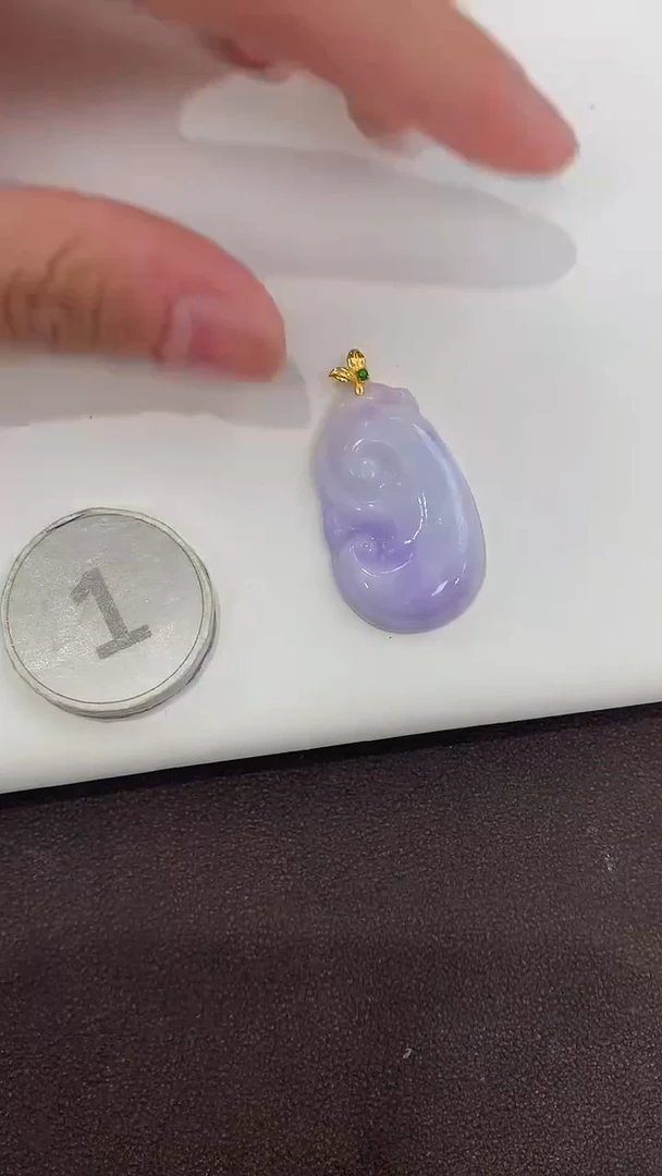 颈饰18K金镶嵌翡翠天然缅甸a货翡翠(多样性发其一)