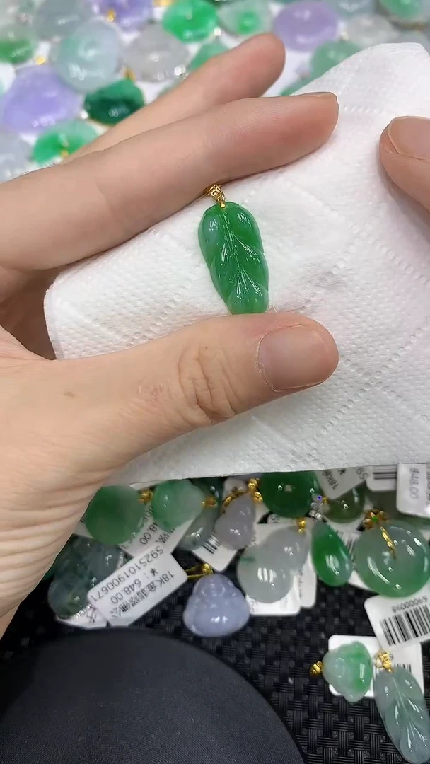颈饰18K金镶嵌翡翠a货支持复检百元以上9元证书费自理