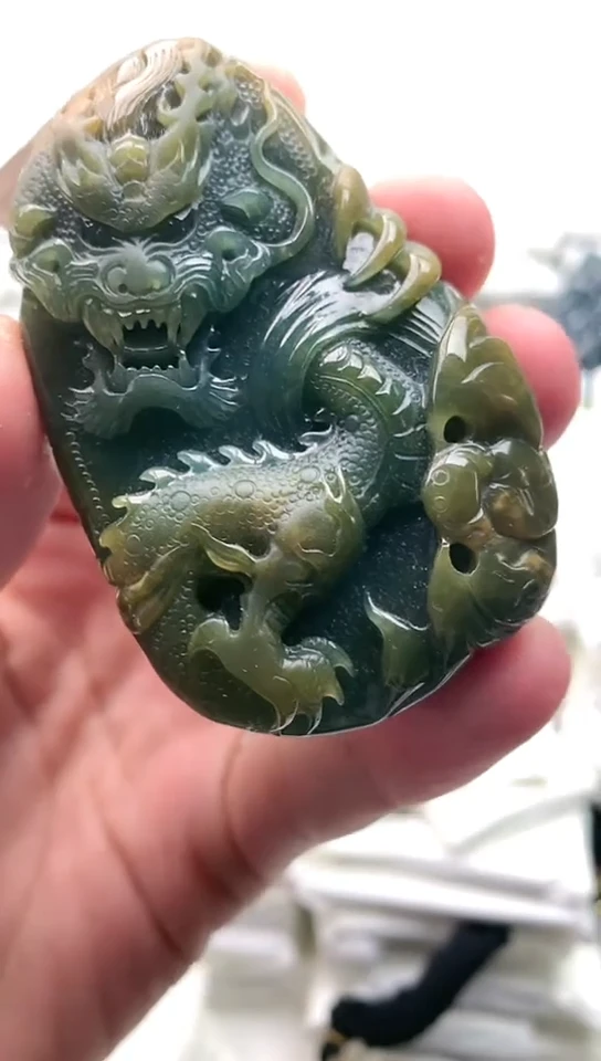 翡翠未镶嵌颈饰咨询客服链接