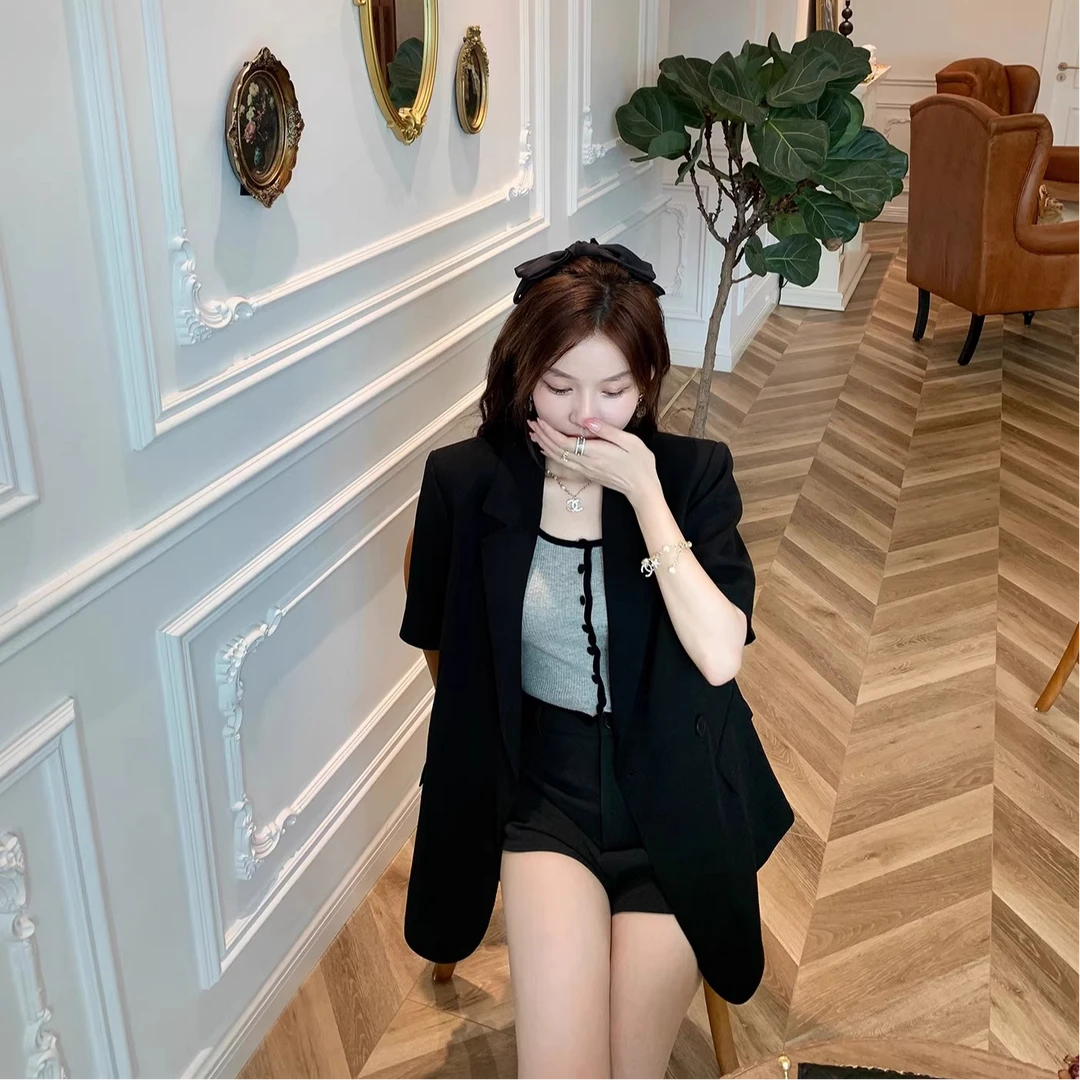 C轮C30Urban感拉满 chao绝 高级感短袖宽松西装外套女