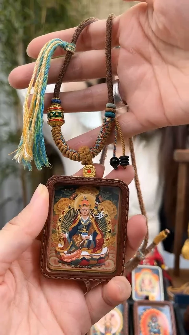 【闪购商品】吊坠皮壳莲花生+皮绳