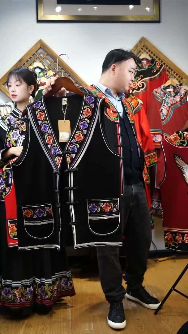 儿童马甲黑色  9-13岁可穿