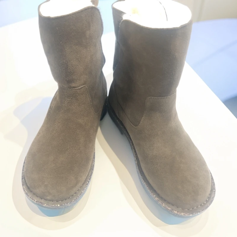 冬季平跟时尚雪地靴休闲风套筒，舒适保暖，走路轻便，皮毛一体