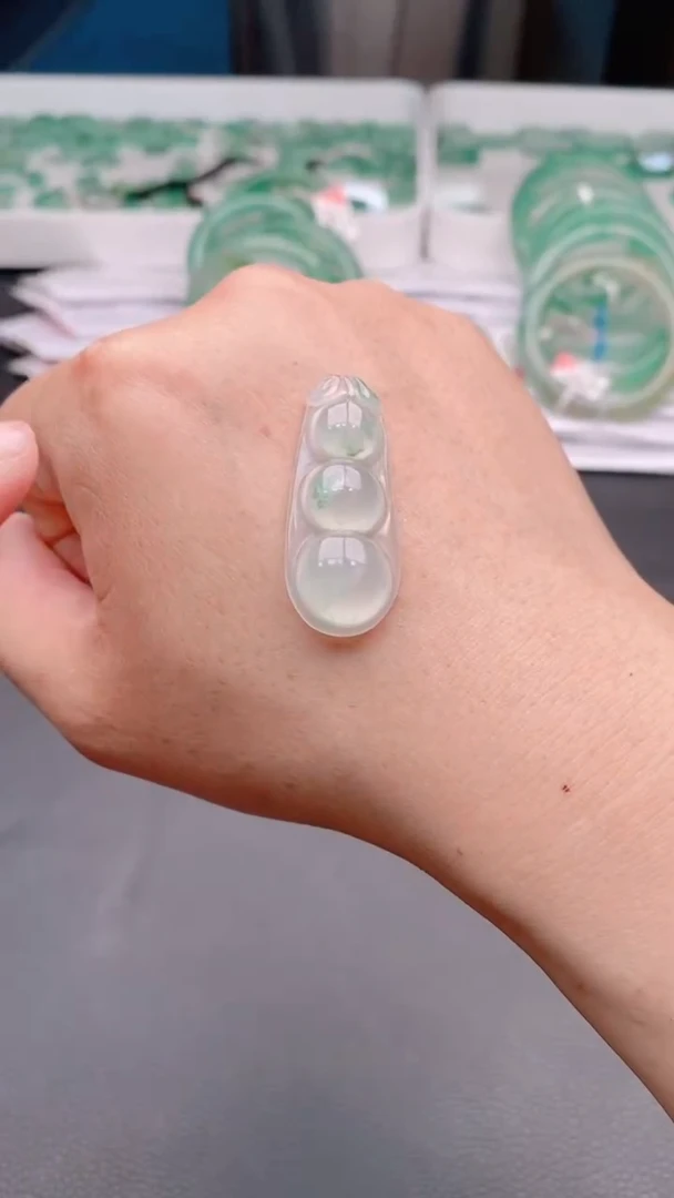 石英质玉挂件未镶嵌非洲翠福豆