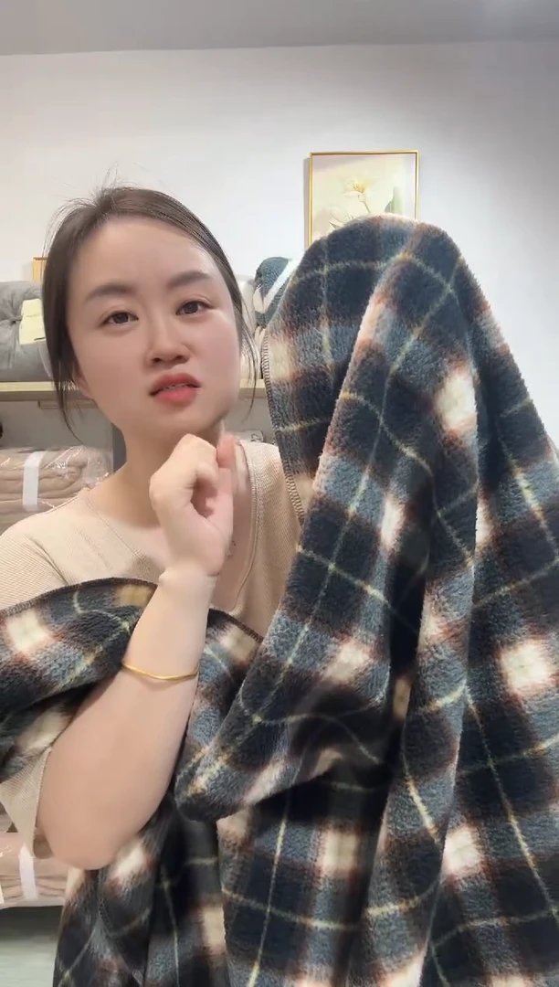 醋酯纤维150*200摇粒绒小咖格子