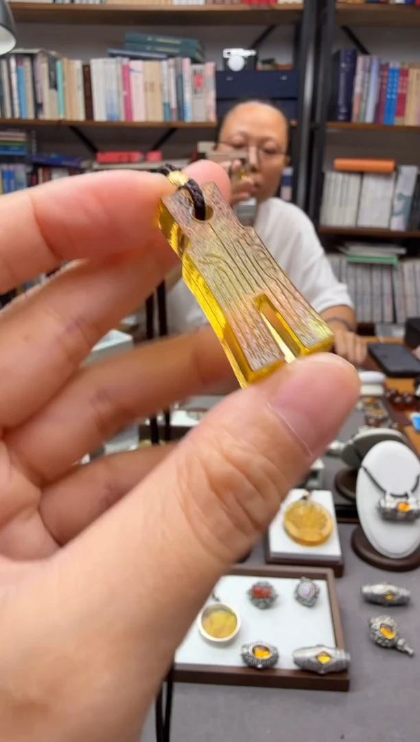 未镶嵌颈饰琥珀货布吊坠