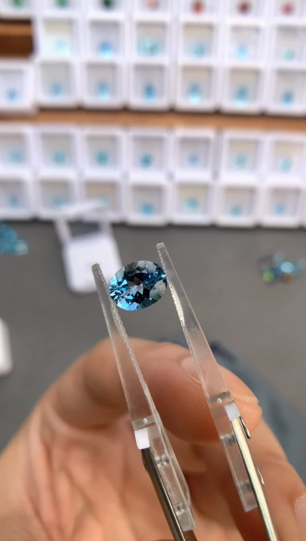 未镶嵌裸石定制海蓝宝石1.1ct 01072超圣