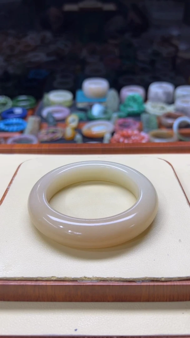 未镶嵌手镯石英质玉茗*027