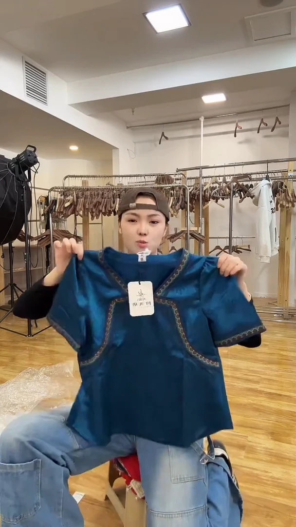 半袖  XL  125斤以里