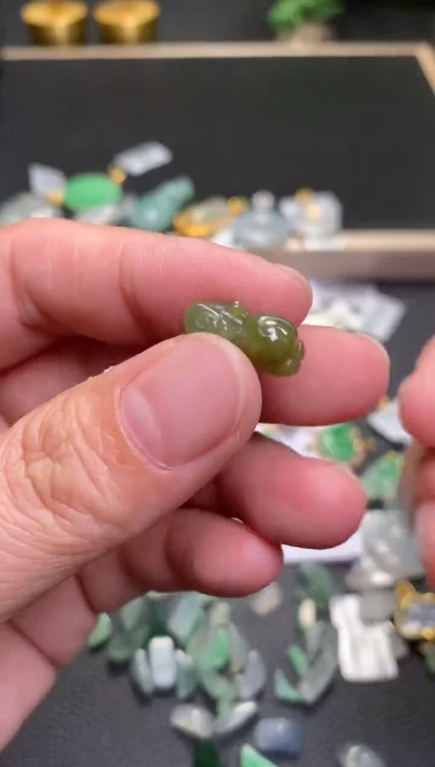 颈饰未镶嵌翡翠净货37897