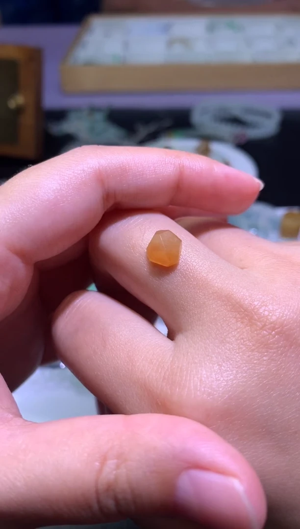 未镶嵌定制翡翠毛货