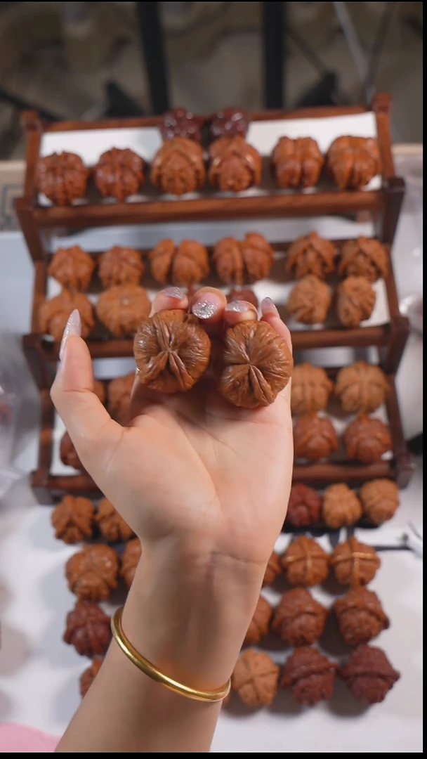 大叶紫檀（黑酸枝木类）元宝四棱