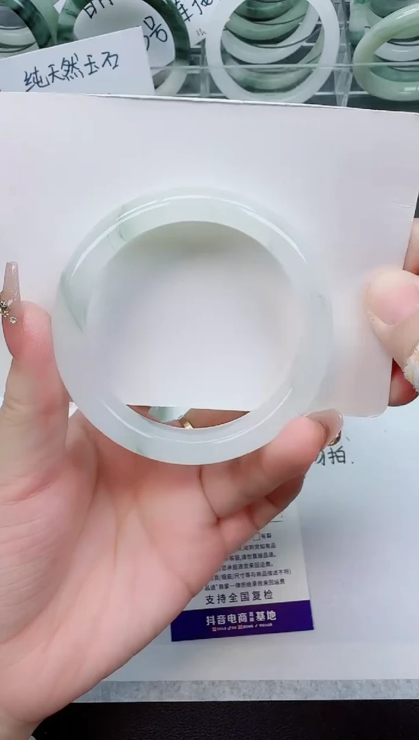 【闪购商品】石英质玉手镯未镶嵌55号/58-59圈