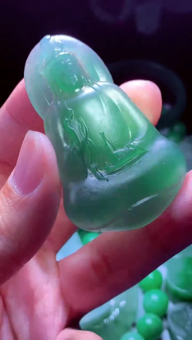 未镶嵌定制翡翠K***?翡翠毛货定制