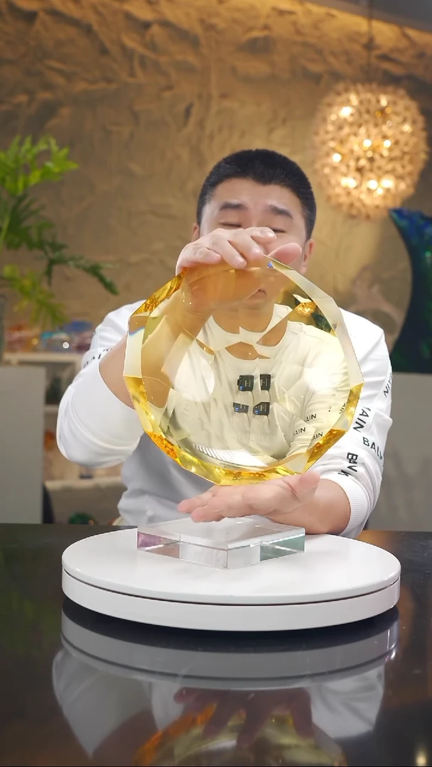 摆件琥珀色不规则切面果盘